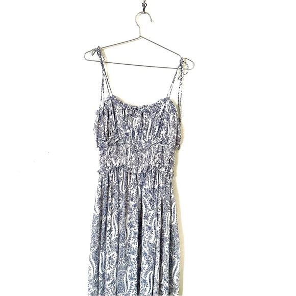 | vici • made you look paisley smocked tie strap maxi dress • medium | - Picture 17 of 17